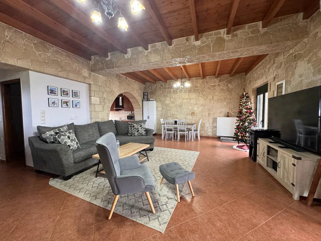 Seafront Three-Bedroom Villa for Sale in Chorafakia, Akrotiri