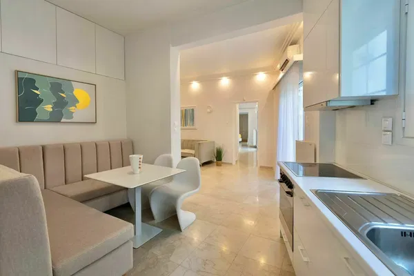 Sea-View 125 m² Apartment with Three Bedrooms for Sale in Palaio Faliro, Athens Southern suburbs — photo 4