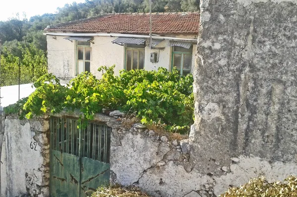 Seafront 1,162 m² Plot for Sale in Spili, Agios Vassilios — photo 4