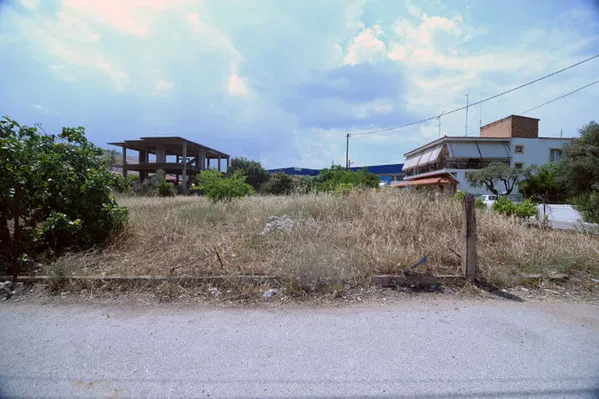 Seafront 972 m² Plot for Sale in Aigio, Peloponnese — photo 4