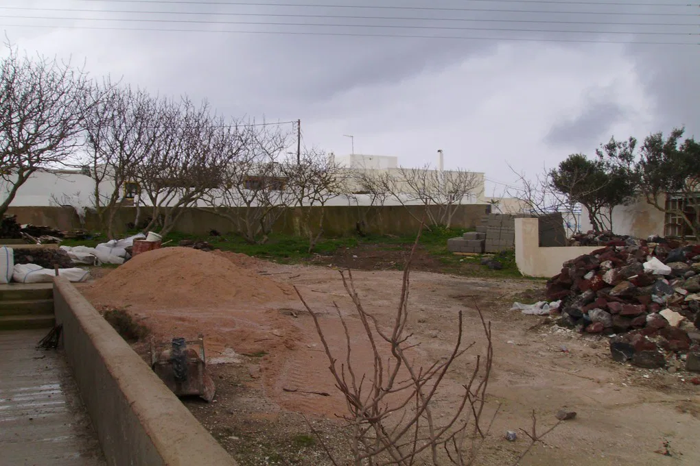 Sea-View 629 m² Plot for Sale in Santorini, Cyclades