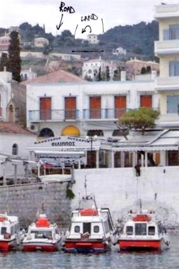 Sea-View 21,860 m² Plot of Land for Sale in Spetses, Argosaronikos islands — photo 2