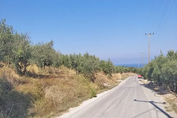 Seafront 1,000 m² Plot of Land for Sale in Darmarochori, Platanias — photo 2