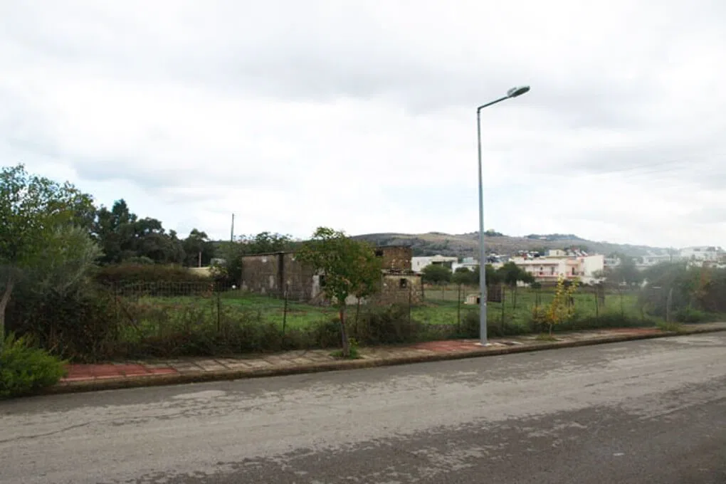 Seafront 1,500 m² Plot for Sale in Souda, Chania
