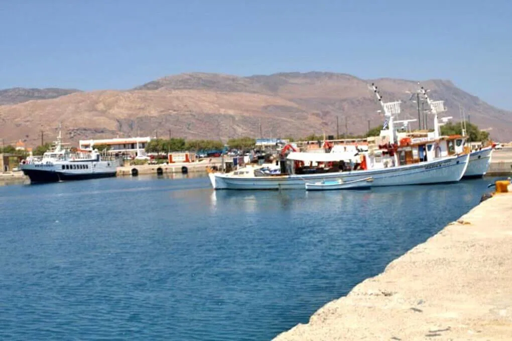 Sea-View 1,000 m² Land for Sale in Kissamos, Chania